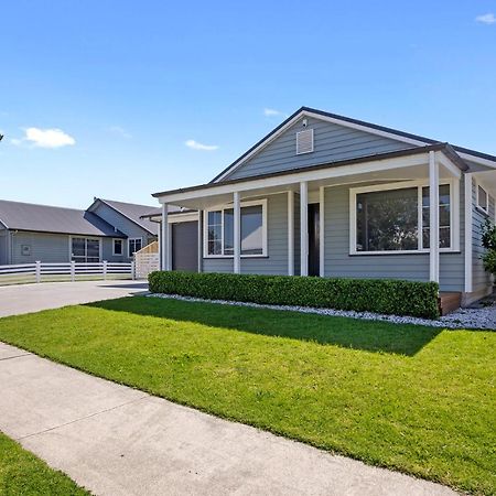 Sky Blue Retreat - Waihi Beach Holiday Home Buitenkant foto