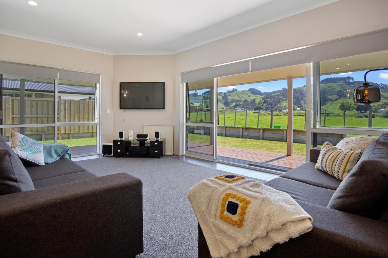 Sky Blue Retreat - Waihi Beach Holiday Home Buitenkant foto