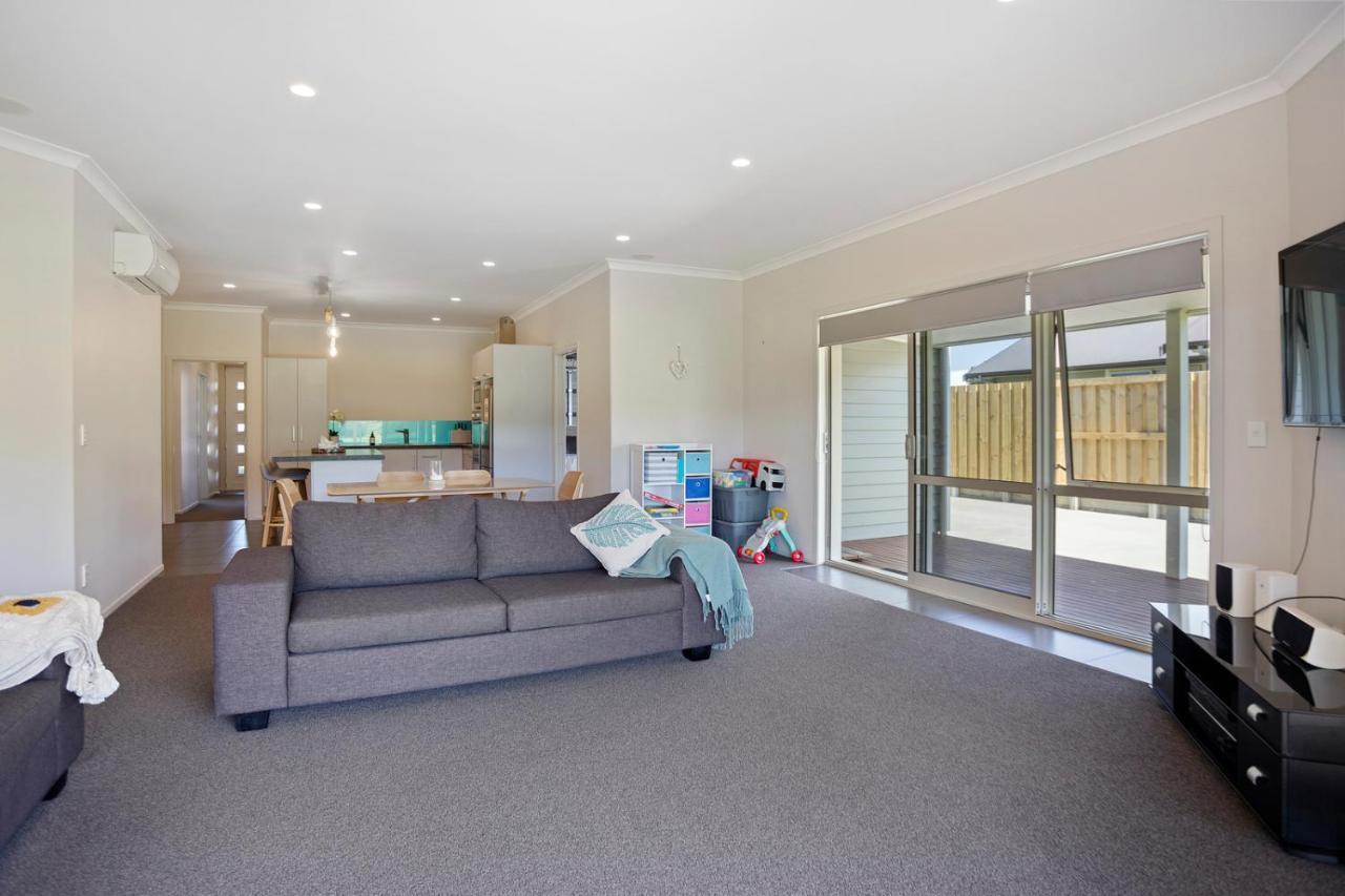 Sky Blue Retreat - Waihi Beach Holiday Home Buitenkant foto