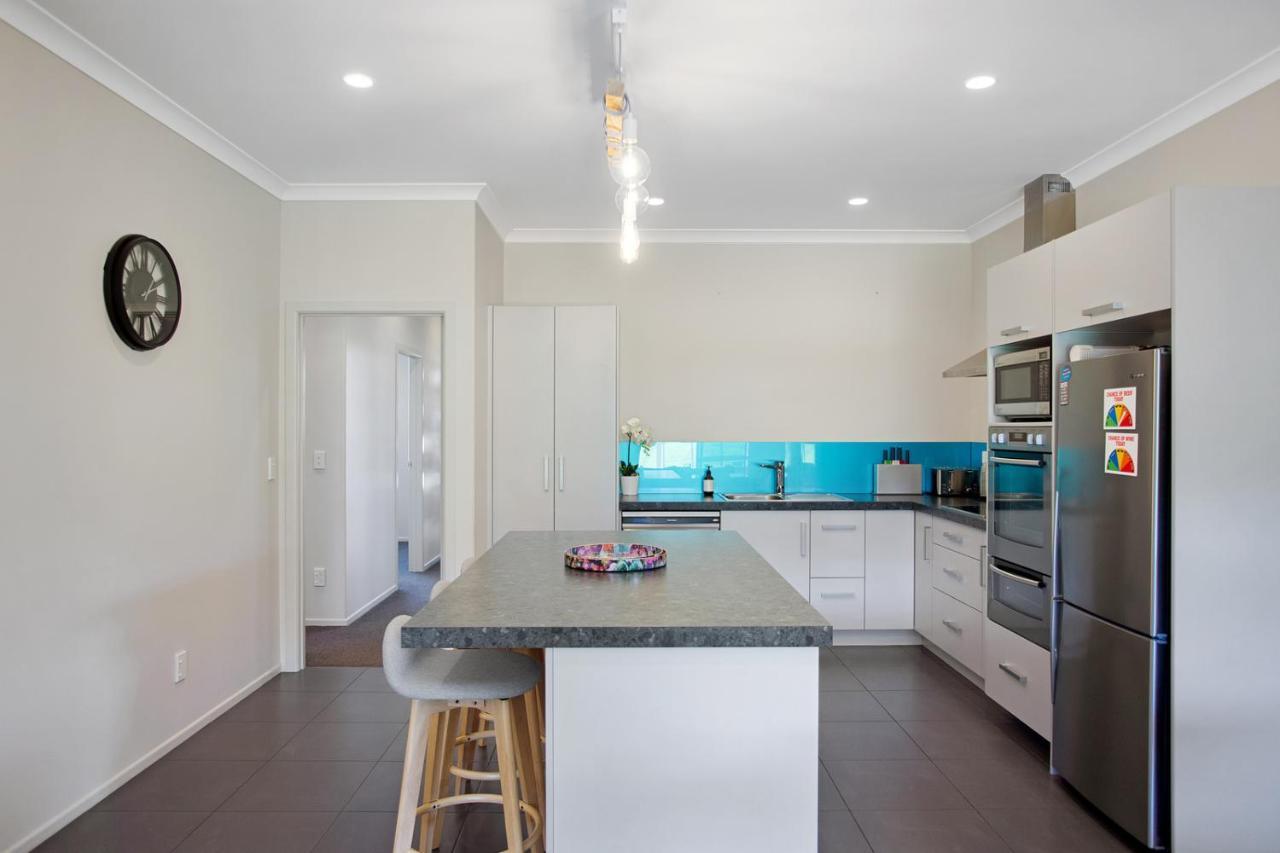 Sky Blue Retreat - Waihi Beach Holiday Home Buitenkant foto
