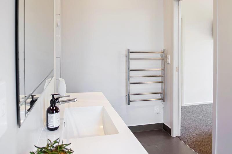 Sky Blue Retreat - Waihi Beach Holiday Home Buitenkant foto