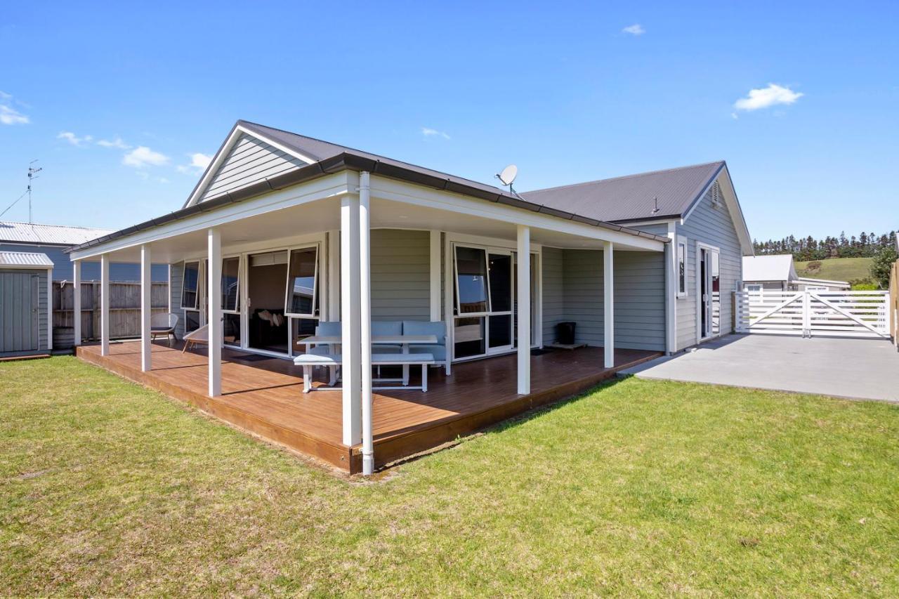 Sky Blue Retreat - Waihi Beach Holiday Home Buitenkant foto
