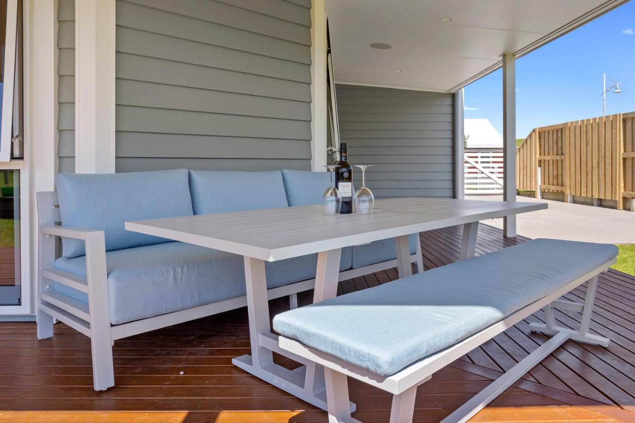 Sky Blue Retreat - Waihi Beach Holiday Home Buitenkant foto